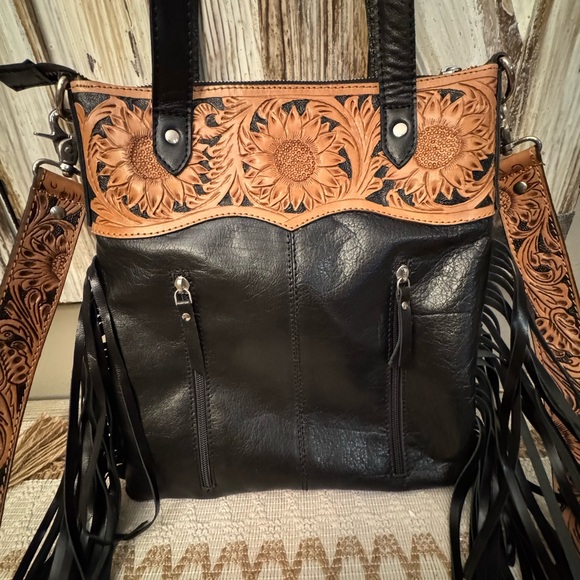 Beautiful Handcrafted Leather and Cowhide Fringe Bag! New! - Picture 5 of 16